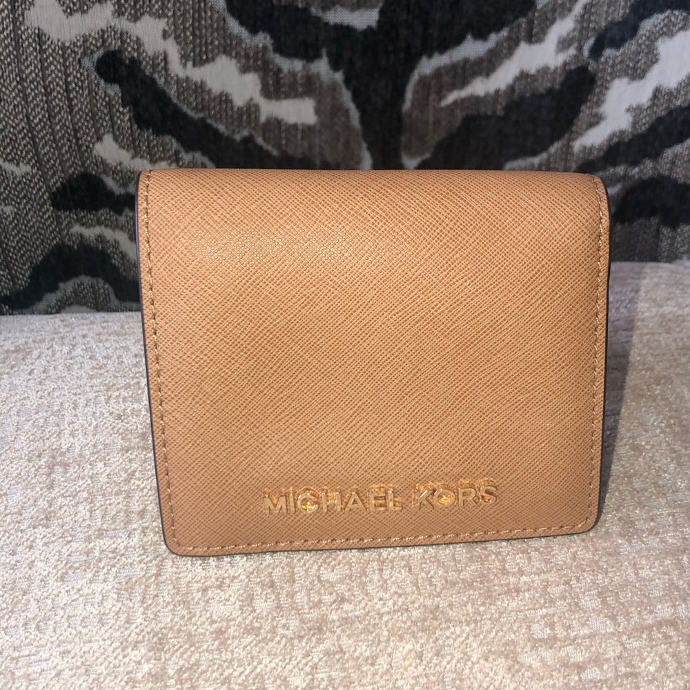 Michael Kors wallet (tan)